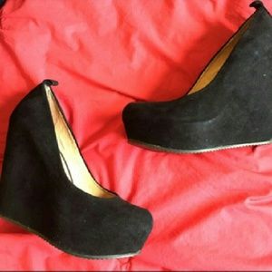 Aldo Black Wedges